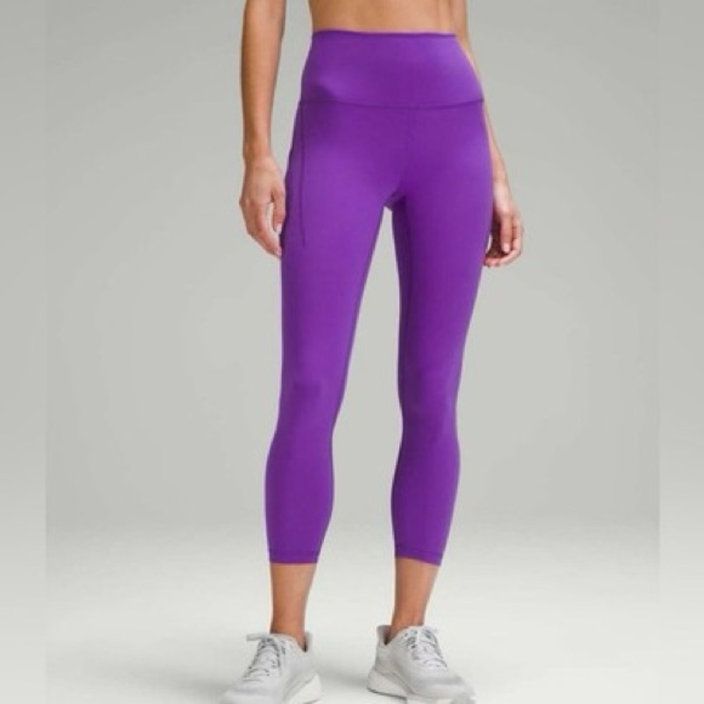 Lululemon Align High-Rise leggings with pockets in the color Moonlit Magent
